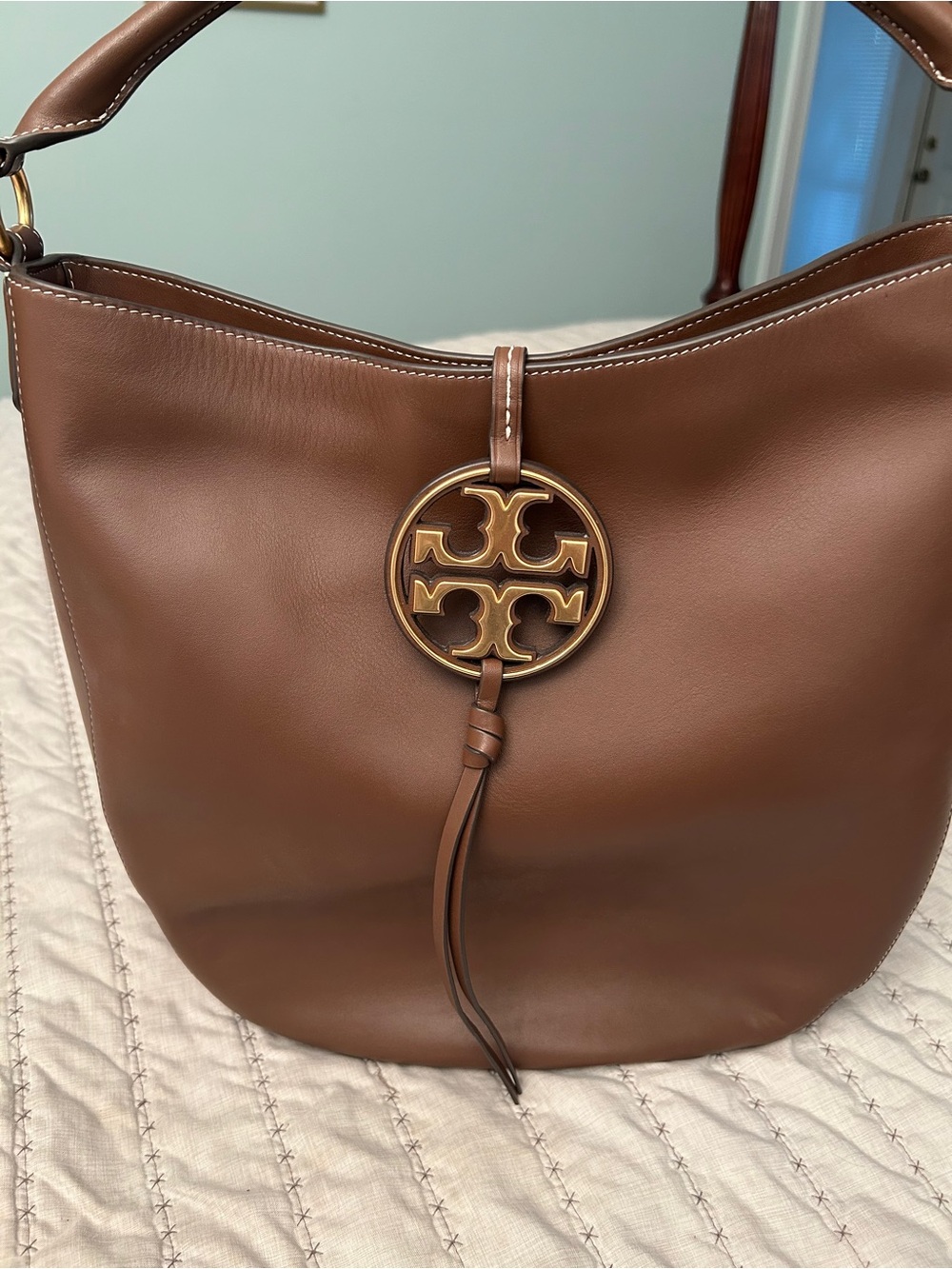 Tory Burch Miller Brown Standard Slouchy Leather Hobo Bag with Logo Medallion - Picture 3 of 7